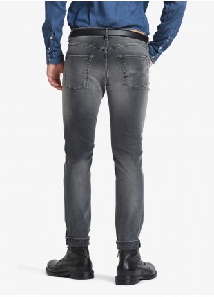 Jeans uomo John Barritt, vestibilita slim, modello cinque tasche in tela denim stretch, colore grigio stone wash. Composizione 99% cotone 1% elastan. Grigio Medio Melange