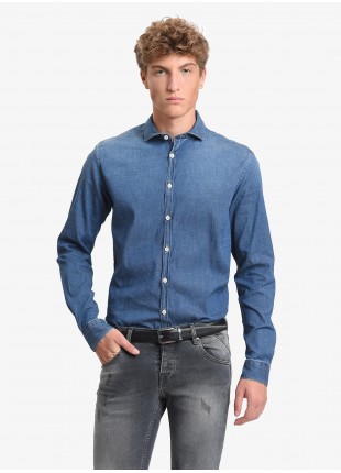John Barritt man shirt, slim fit, half french collar, stretch cotton fabric, color blue jeans with stone wash, contrast stitching color tobacco. Composition 99% cotton 1% elastane. Blue