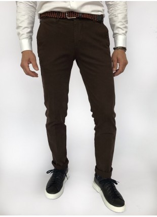 Man chinos pants, slim fit, in stretch cotton fabric, garment dyed . Dark brown colour. Composition 97% cotton 3% elastane. Light Brown